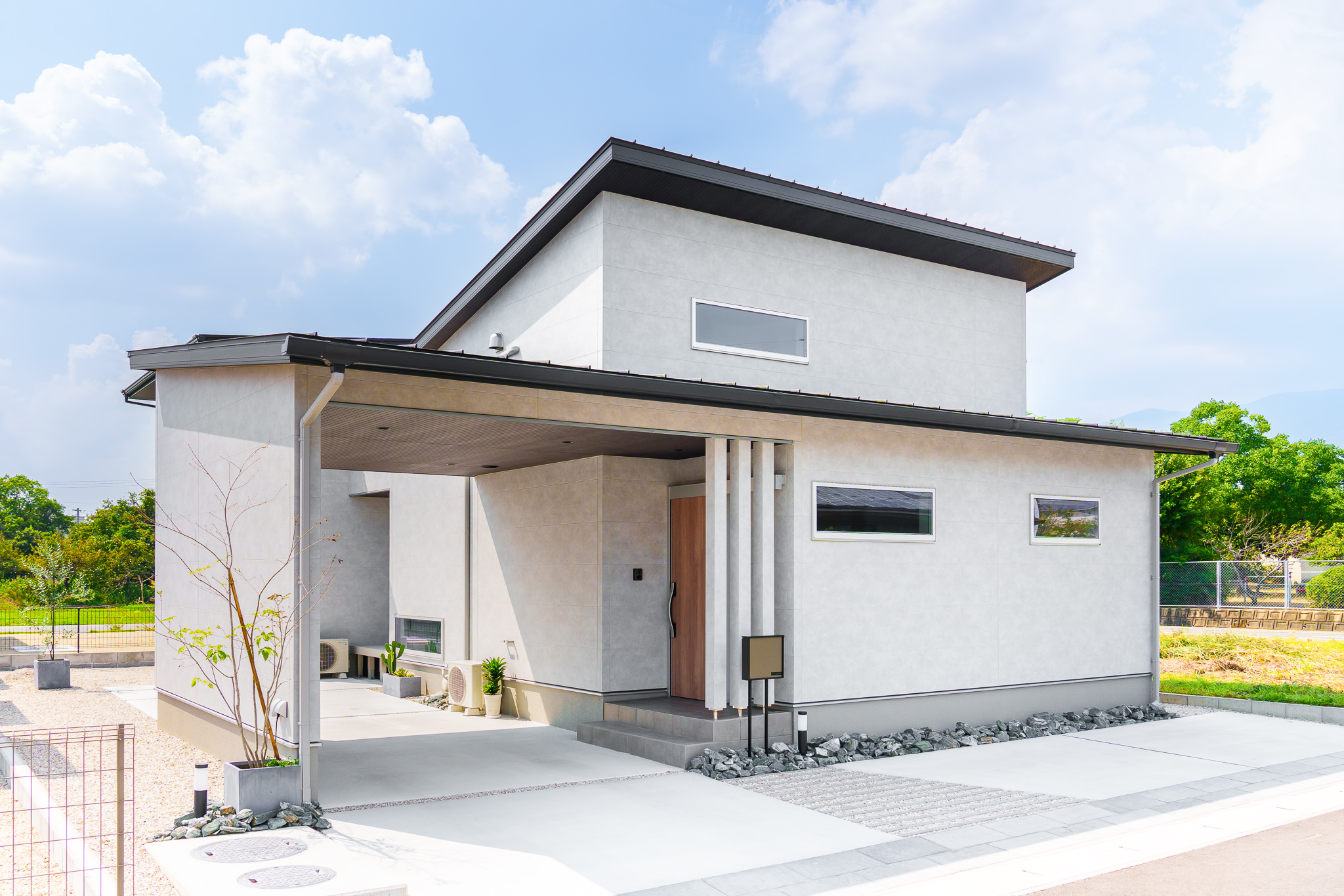 小屋裏収納のある22.4坪のコンパクト平屋