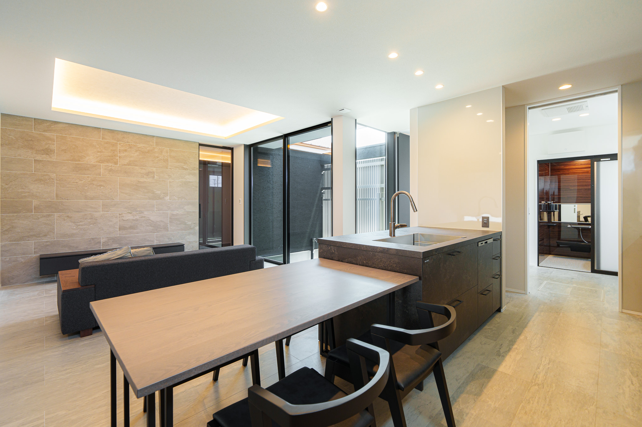 新居 希（あらい のぞみ）