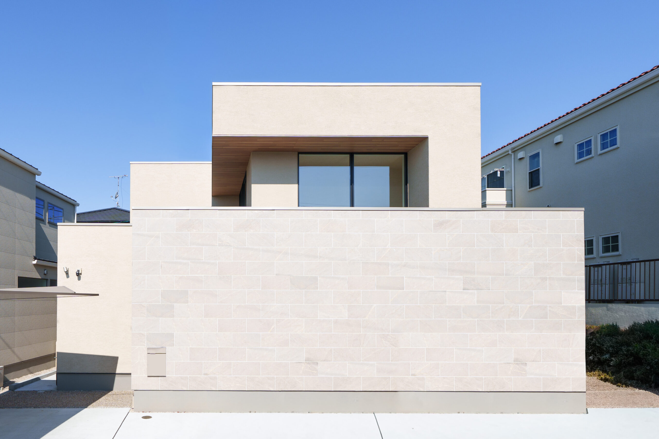 新居 希（あらい のぞみ）